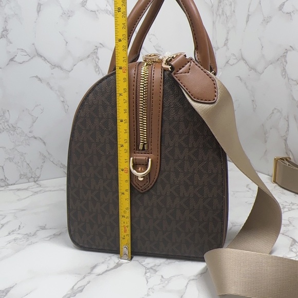 Michael Kors travel medium duffle bag - Picture 10 of 10